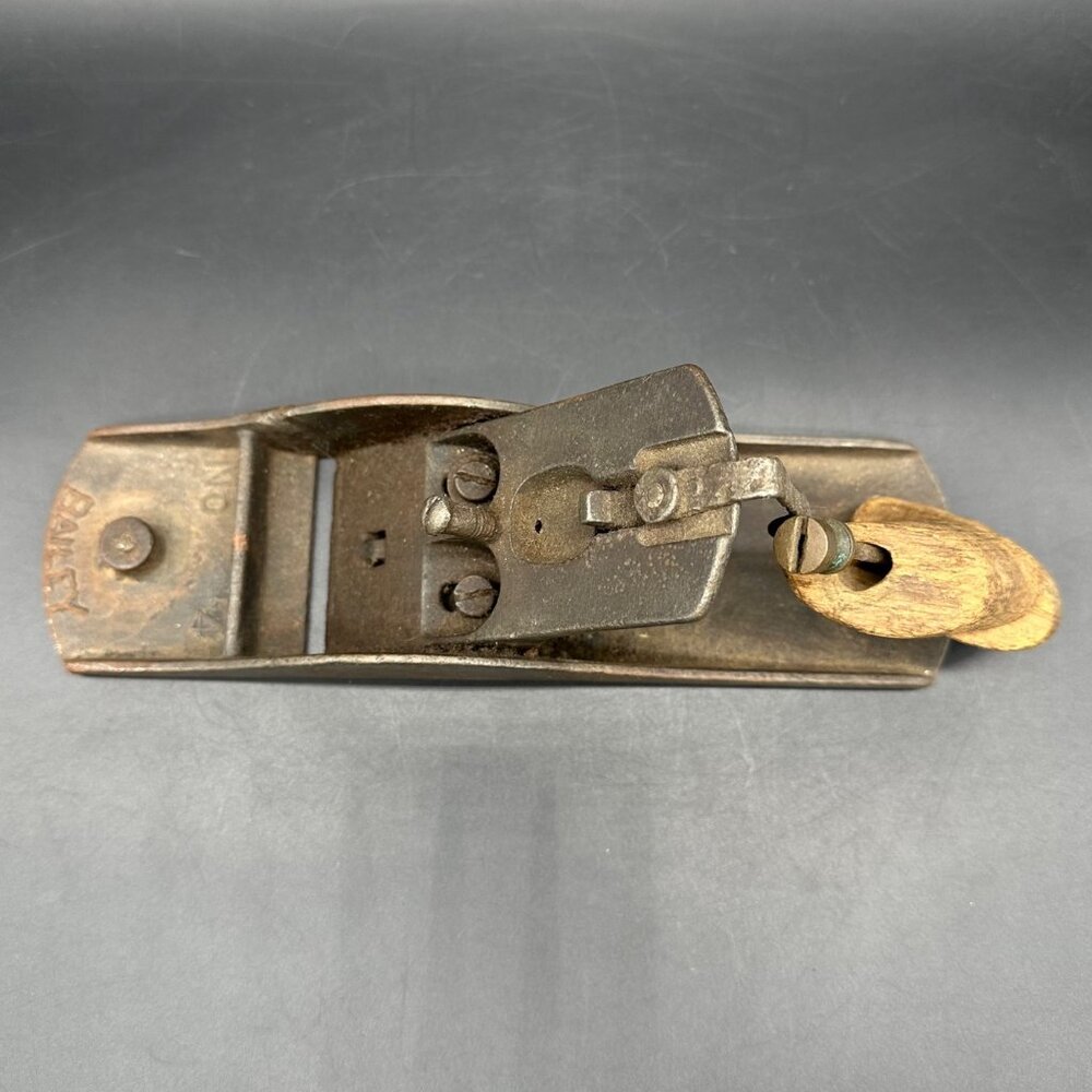 Antique Bailey No 4 Wood Plane Smoothing Hand Tool Manual Rustic 1910 READ - Picture 6 of 13